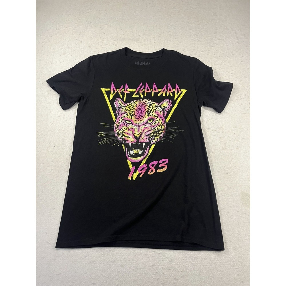 Def Leppard Tee‎ Shirt Mens Small Black 1983 Graphic Print Logo Cotton Band Rock